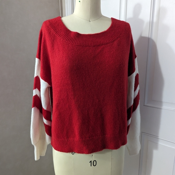 Express Sweater - Picture 2 of 12